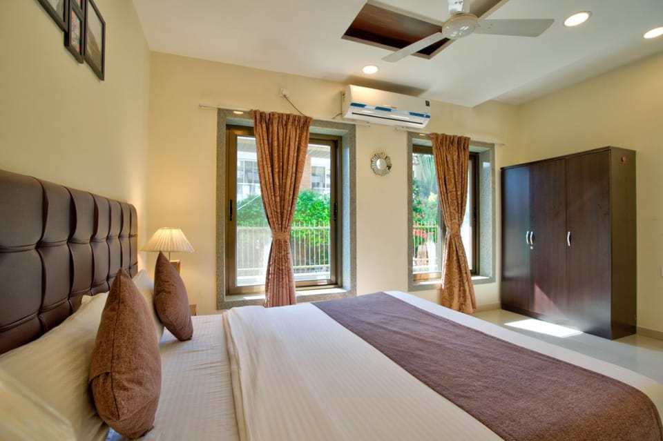 Bed, wardrobe