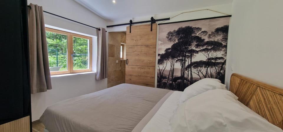 Bed, Photo of the whole room, Bedroom, wardrobe
