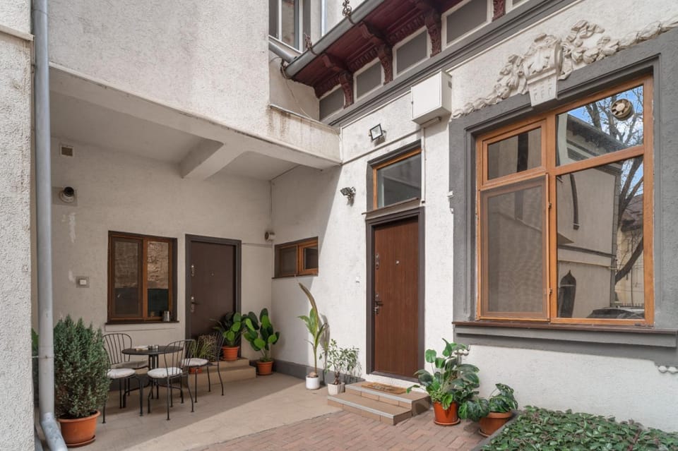 View (from property/room), Balcony/Terrace