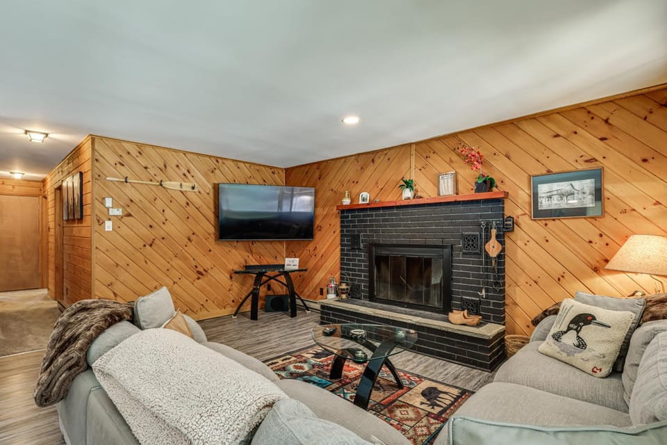 Riverfront Cabin w/ Hot Tub in Schroon Lake! Cabin in Adirondack Mountains