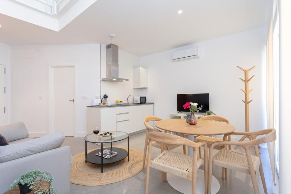 Kitchen or kitchenette, Living room, Dining area, stove