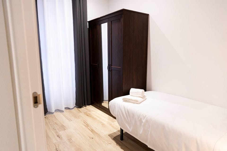 Bed, Bedroom, wardrobe