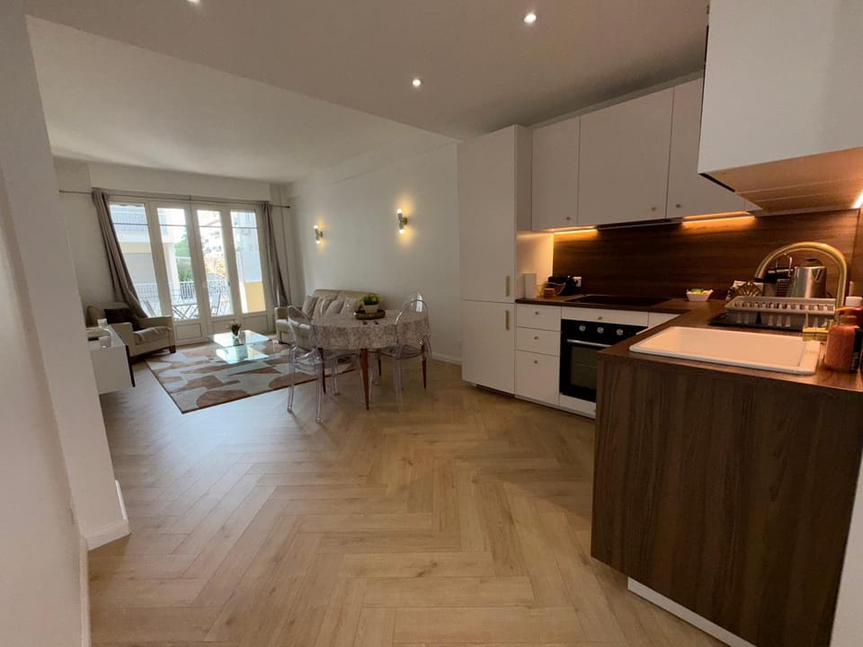 Beautiful 3 rooms, Carré d 'Or Apartment in Nice