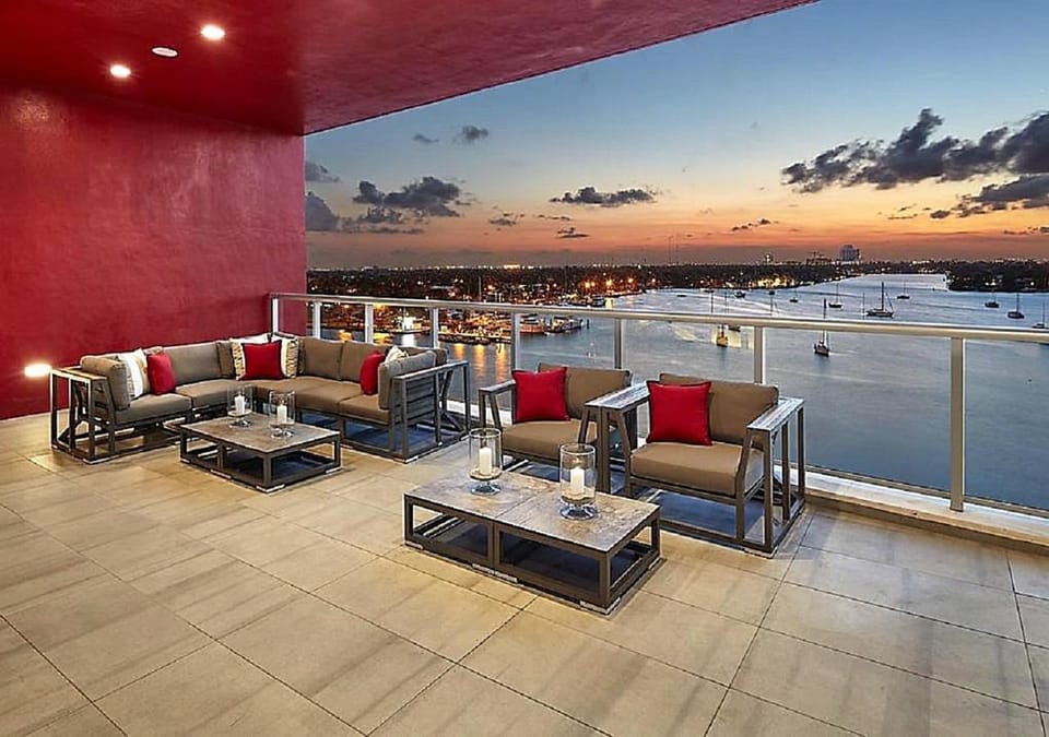View (from property/room), Balcony/Terrace