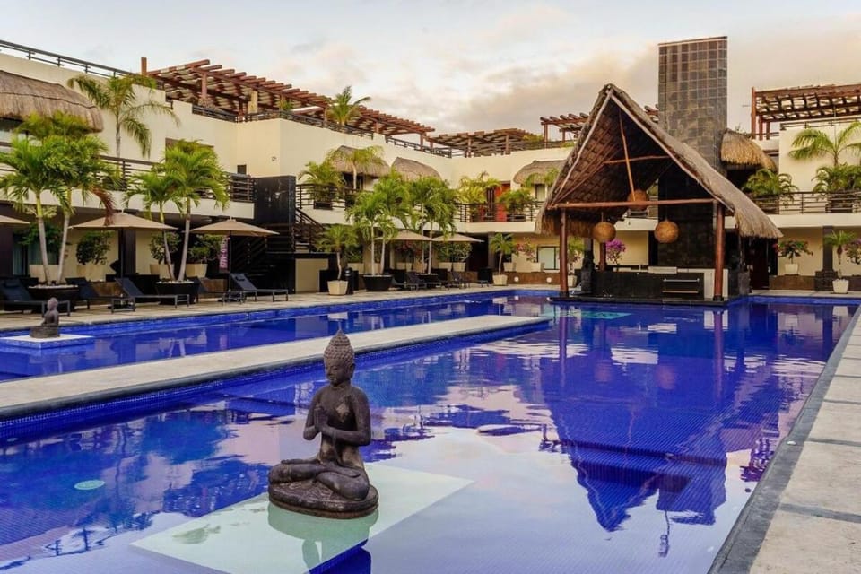 Property building, Swimming pool