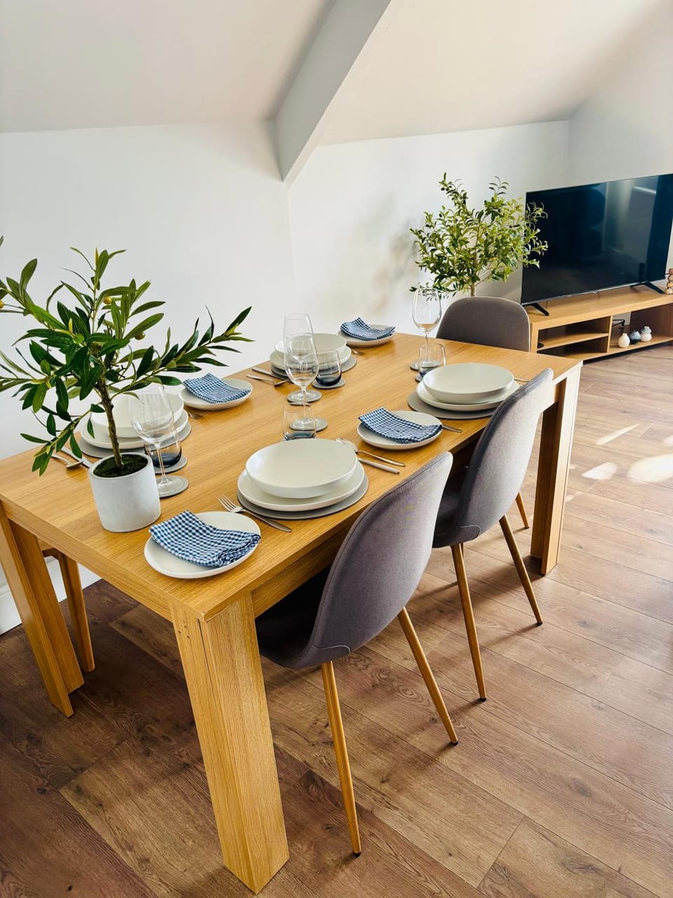 TV and multimedia, Dining area, Evening entertainment