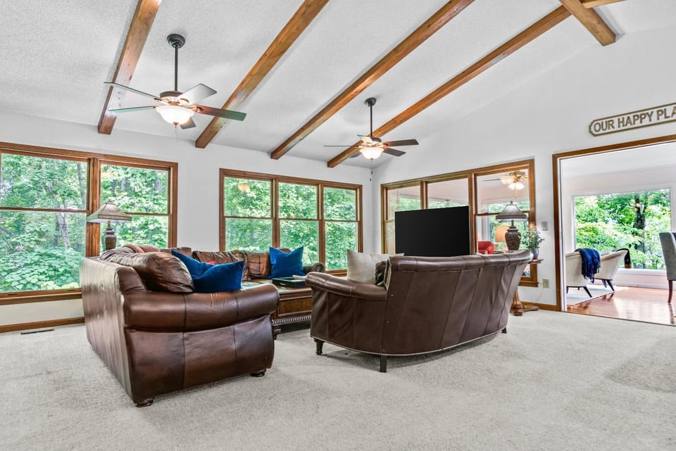 Lakefront with Dock and Hot Tub House in Lake Hartwell