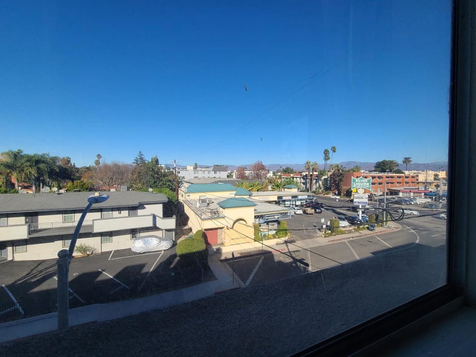 Neighbourhood, Street view