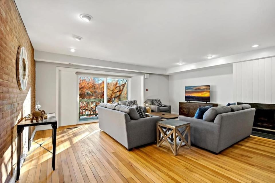 TV and multimedia, Living room, Seating area