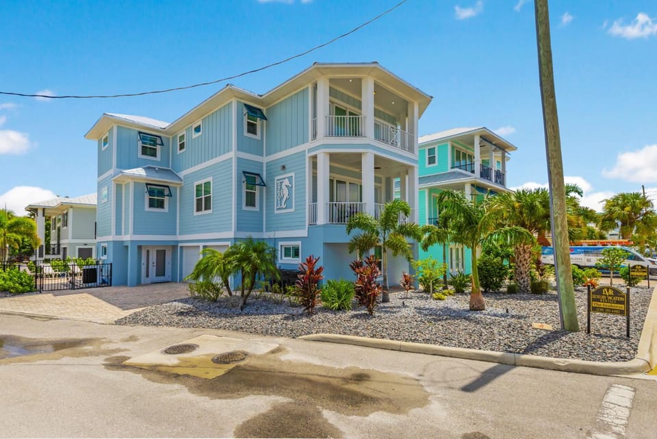 Ocean view, Tiki, Heated Pool, Game Room - The Seahorse - Roelens House in Estero Island