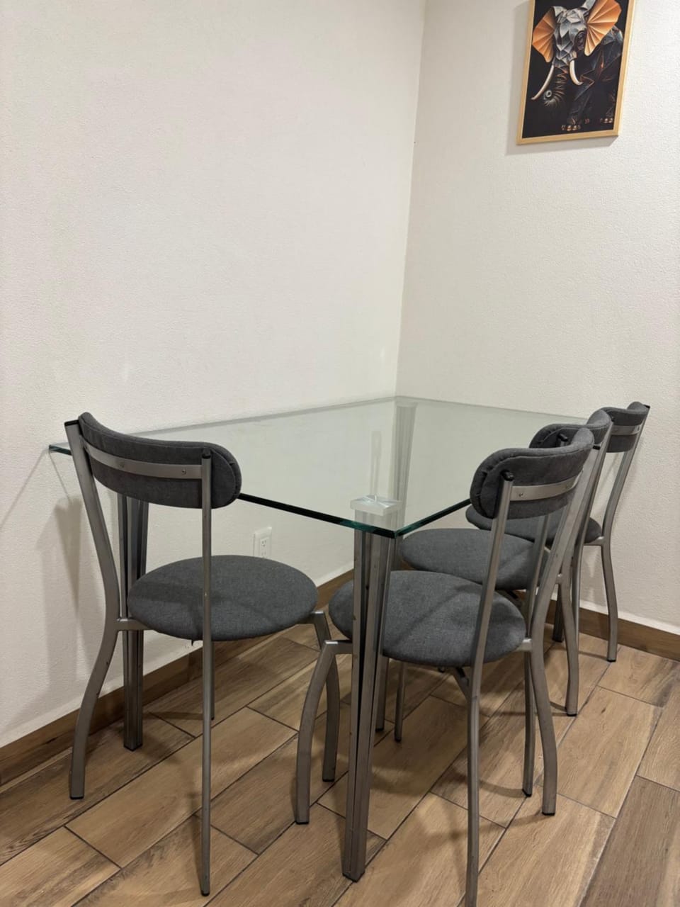 Seating area, Dining area