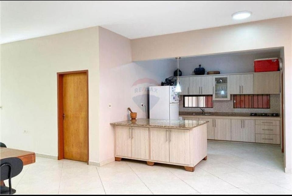 Casa en el centro de Encarnacion con tres habitaciones House in Misiones Province, Argentina