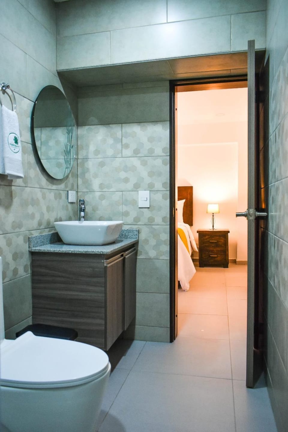 Shower, Toilet, Bathroom, Bath, towels
