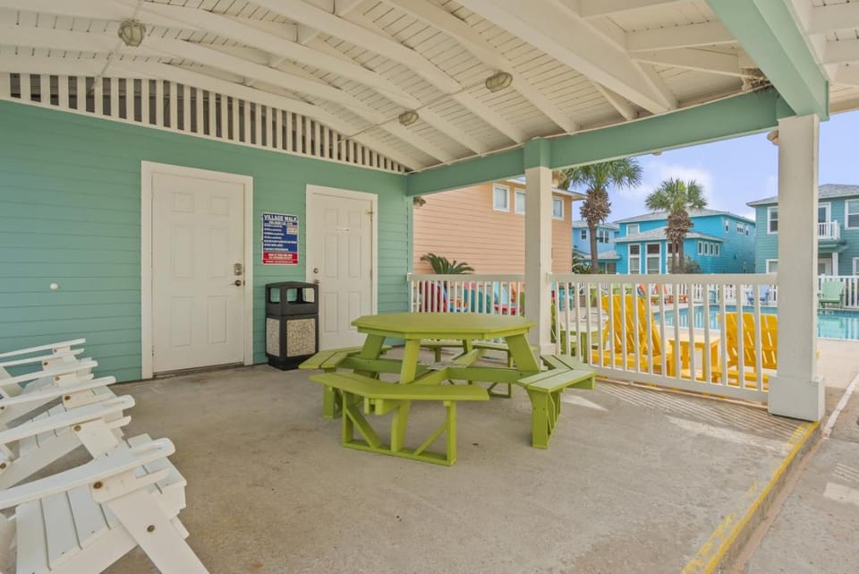 Salty Dog by the Beach House in Port Aransas