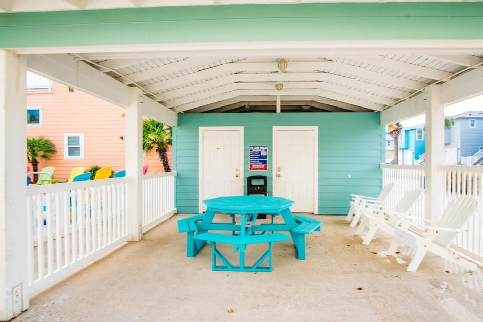 Salty Dog by the Beach House in Port Aransas