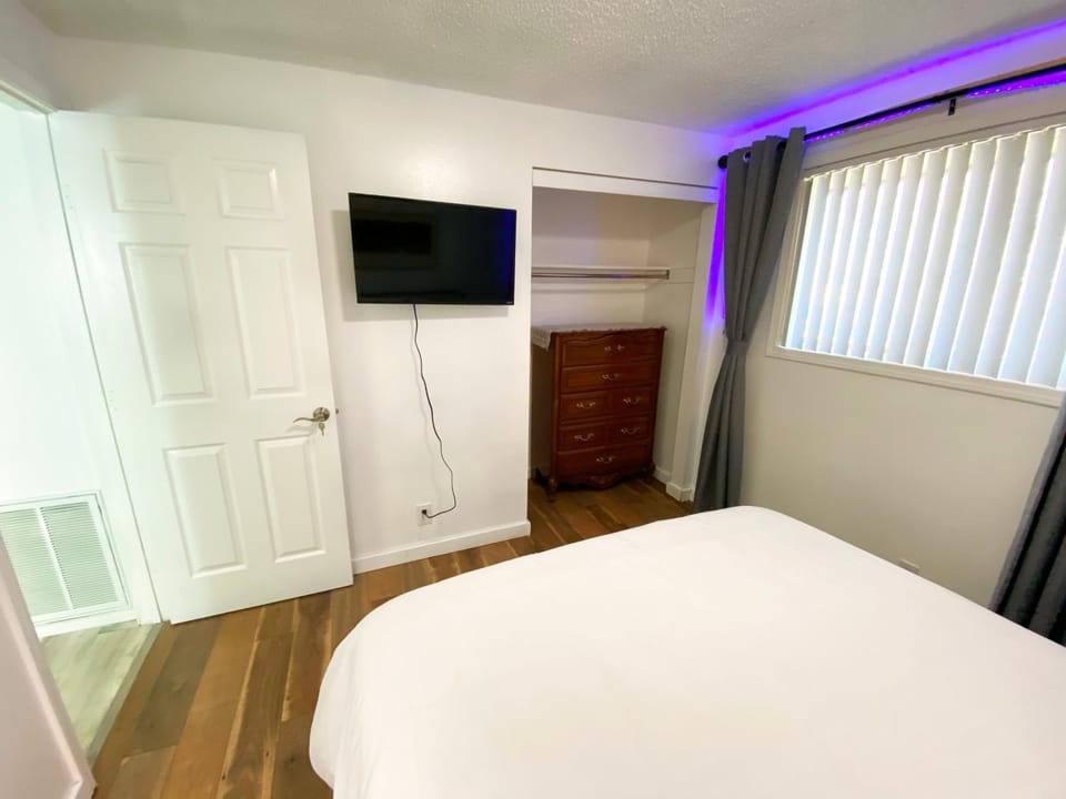 Bed, Bedroom, wardrobe