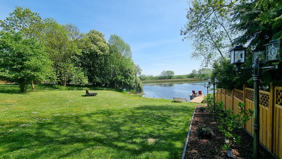 Garden, Lake view