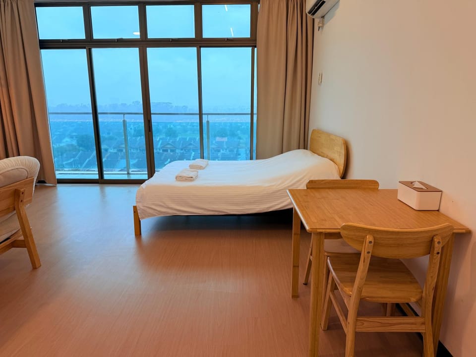 026 NO DEPO Palazio Apartment Muji House Mount Austin Wifi Netflix Apartment in Johor Bahru