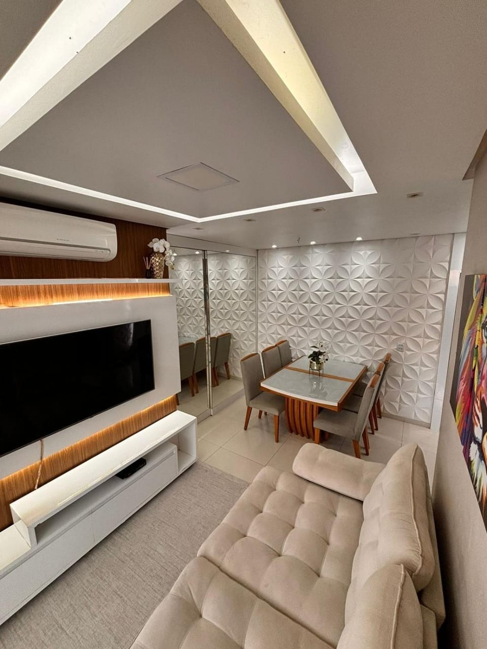 TV and multimedia, Seating area, Dining area