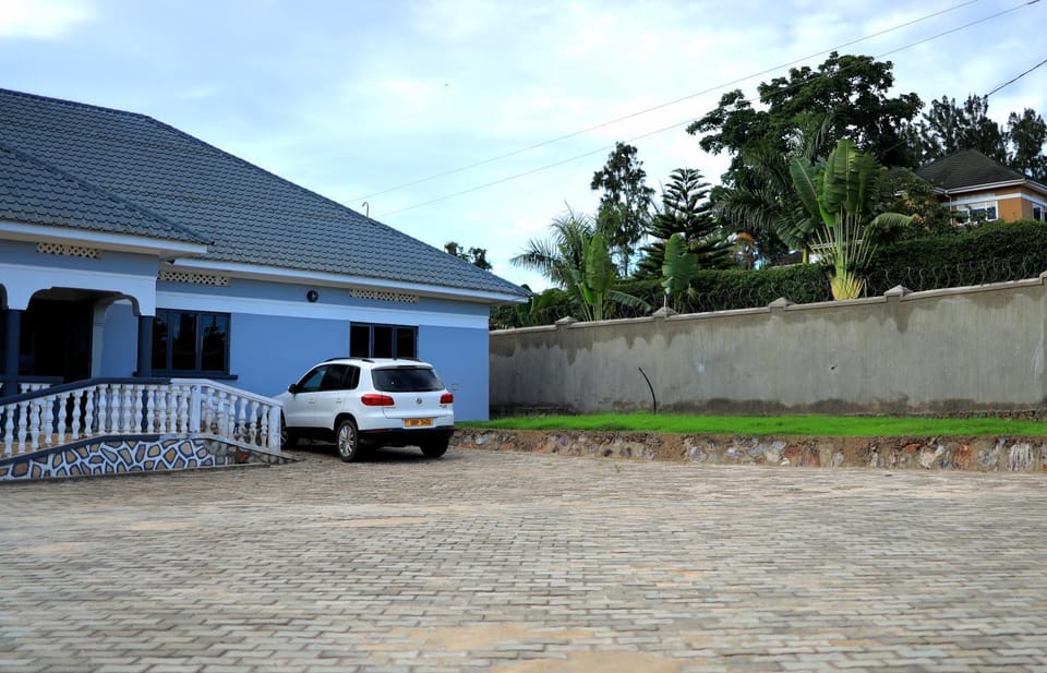 Property building, Day, Parking