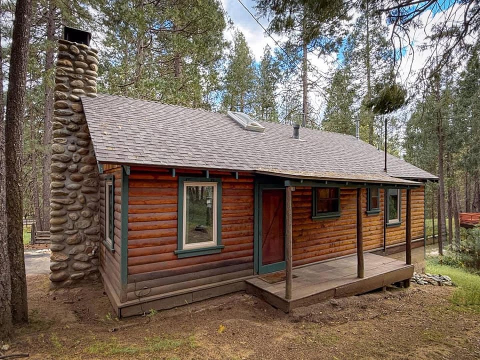 Little Cabin in the Woods Cabin in Sierra Nevada