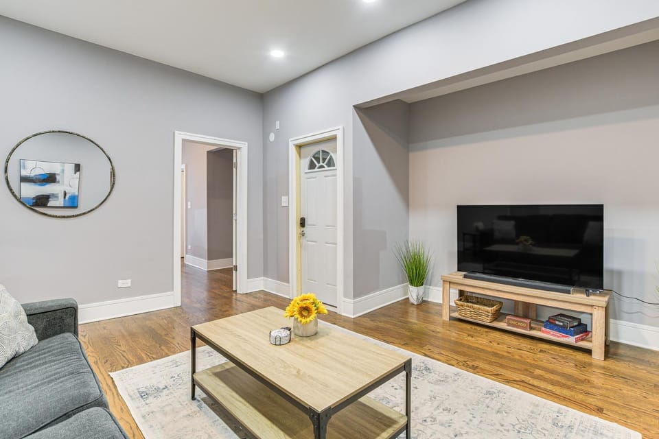 5 Mi to Dtwn: Ukrainian Village Apartment! Apartment in Chicago