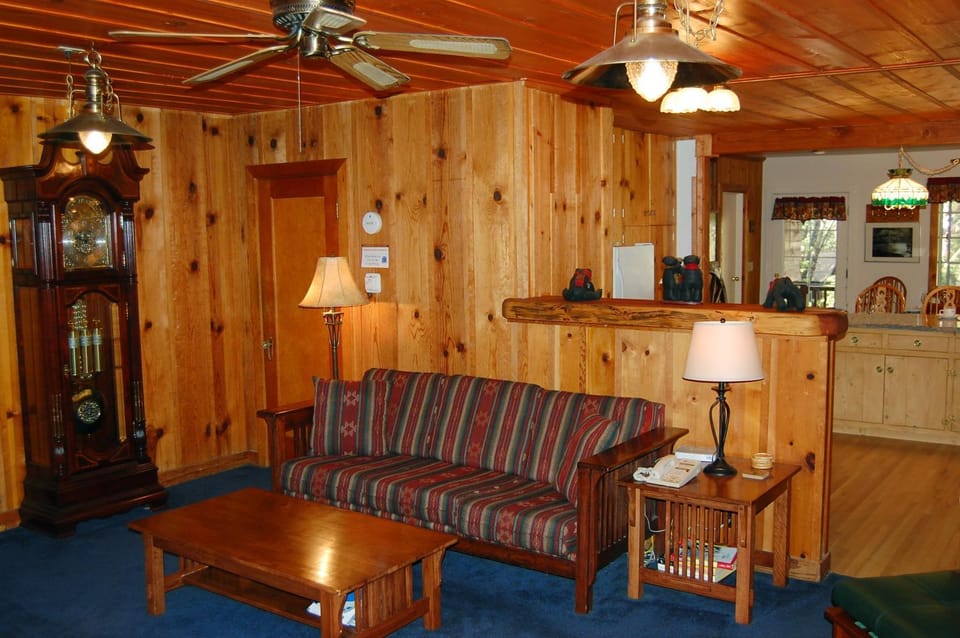 Black Oak Lodge at The Redwoods House in Sierra Nevada