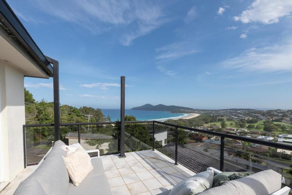 View (from property/room), Balcony/Terrace, Sea view