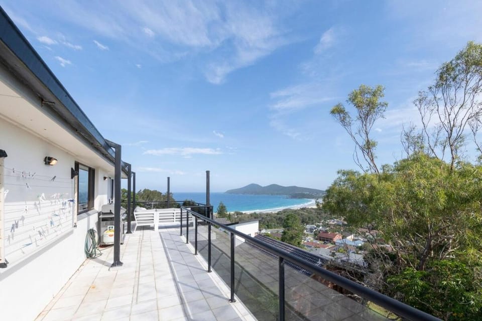 View (from property/room), Balcony/Terrace, Sea view