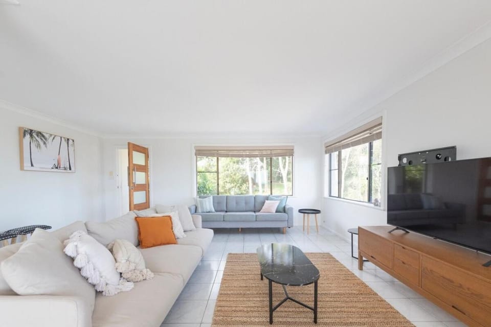 Communal lounge/ TV room, TV and multimedia, Living room, Seating area