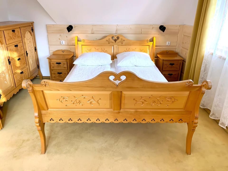 Bed, Decorative detail, Bedroom