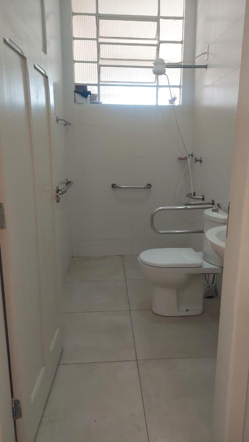 Shower, Toilet, Bathroom, acessibility