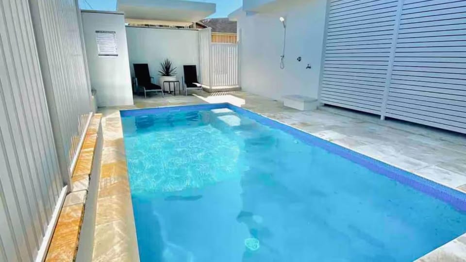 Boronia Beach House One - 650m to headland House in Coffs Harbour
