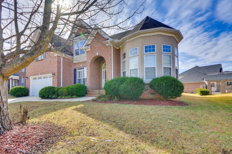 10 Mi to Dtwn Greensboro: Family Gem w/ Yard House in High Point