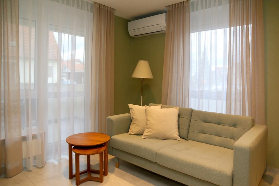 Living room, Seating area, air conditioner
