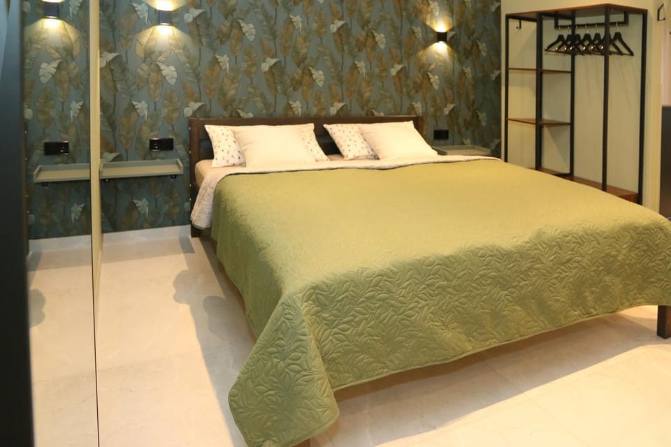 Bed, Photo of the whole room