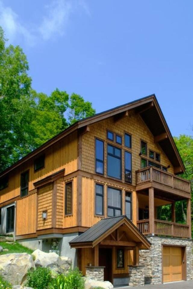 Luxury Ski Chalet Solitude 350m to Hanazono Gondola Parking Chalet in Hokkaido Prefecture