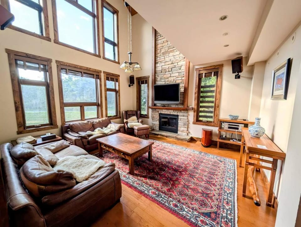 Luxury Ski Chalet Solitude 350m to Hanazono Gondola Parking Chalet in Hokkaido Prefecture
