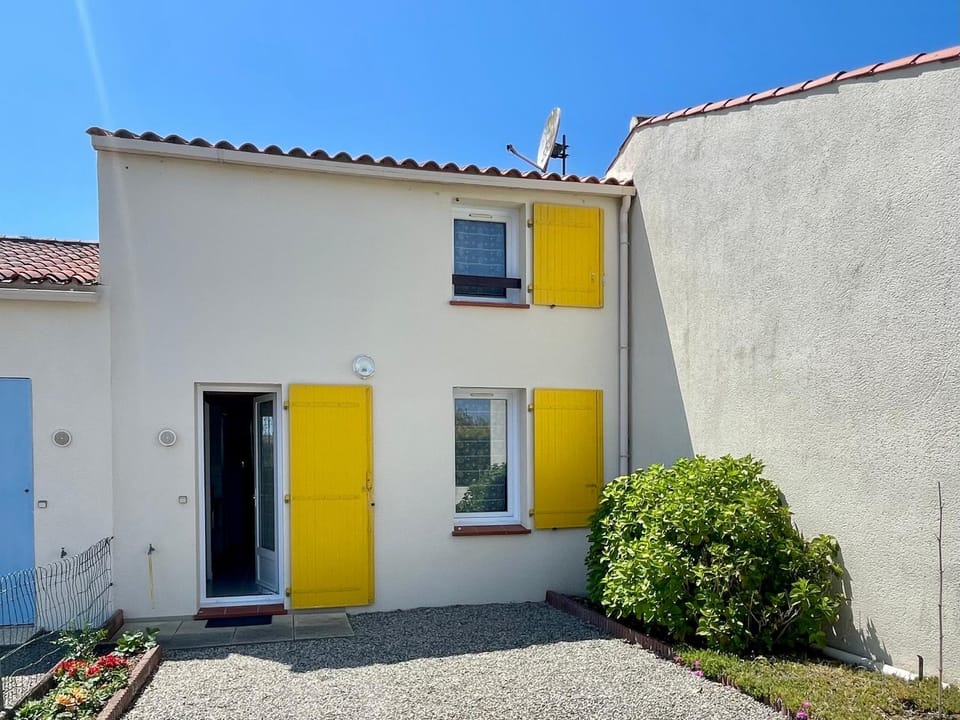 Maison avec jardinet, 2 chambres, parking, proche plage et centre - FR-1-231-334 House in Pays de la Loire
