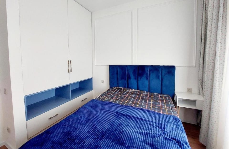 Bedroom, wardrobe