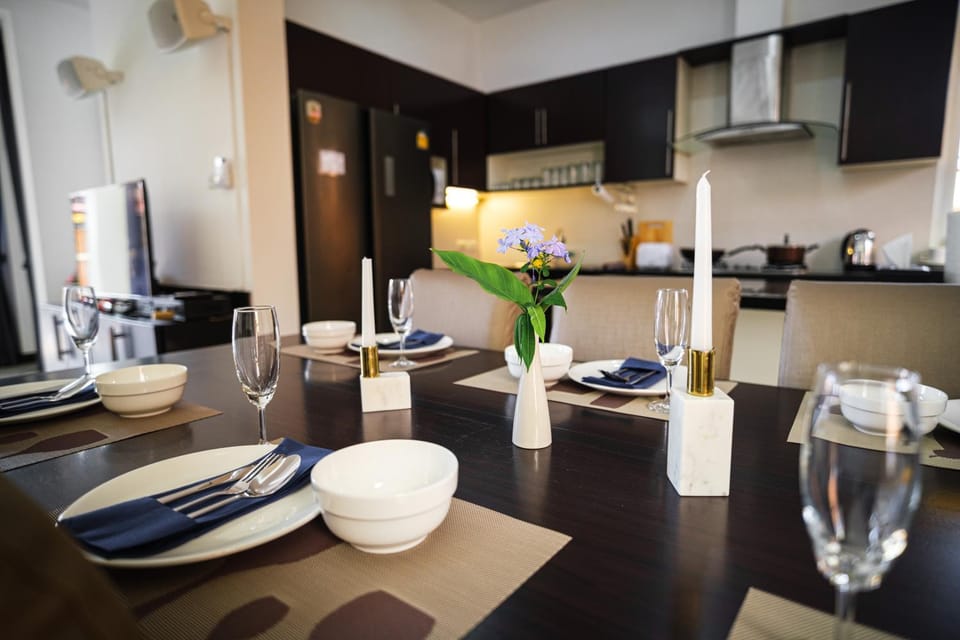 Kitchen or kitchenette, Dining area, stove