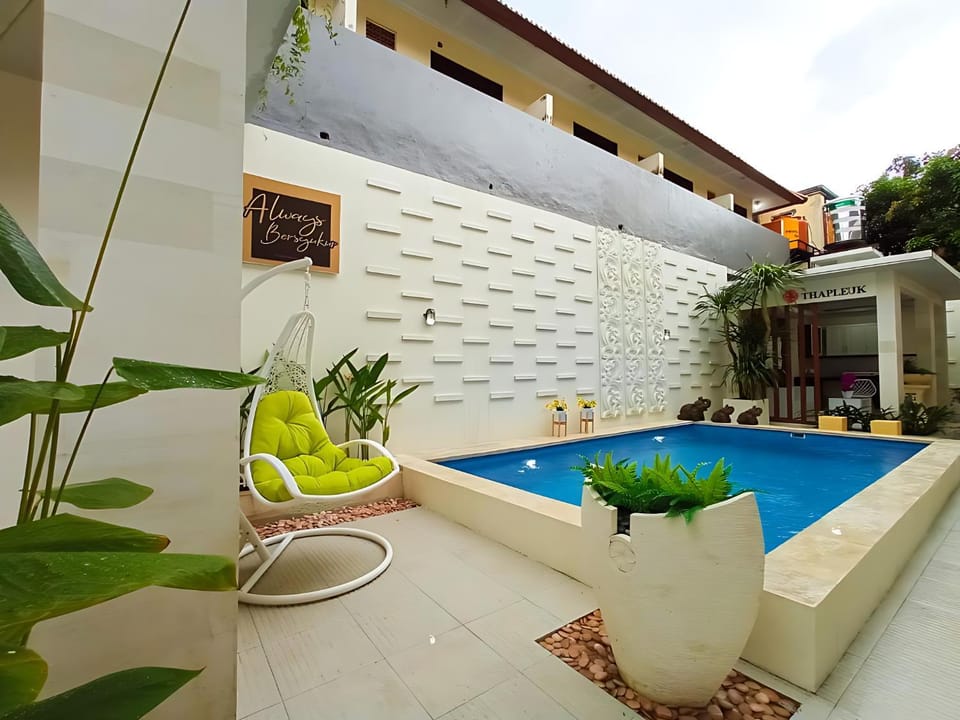 Property building, Swimming pool