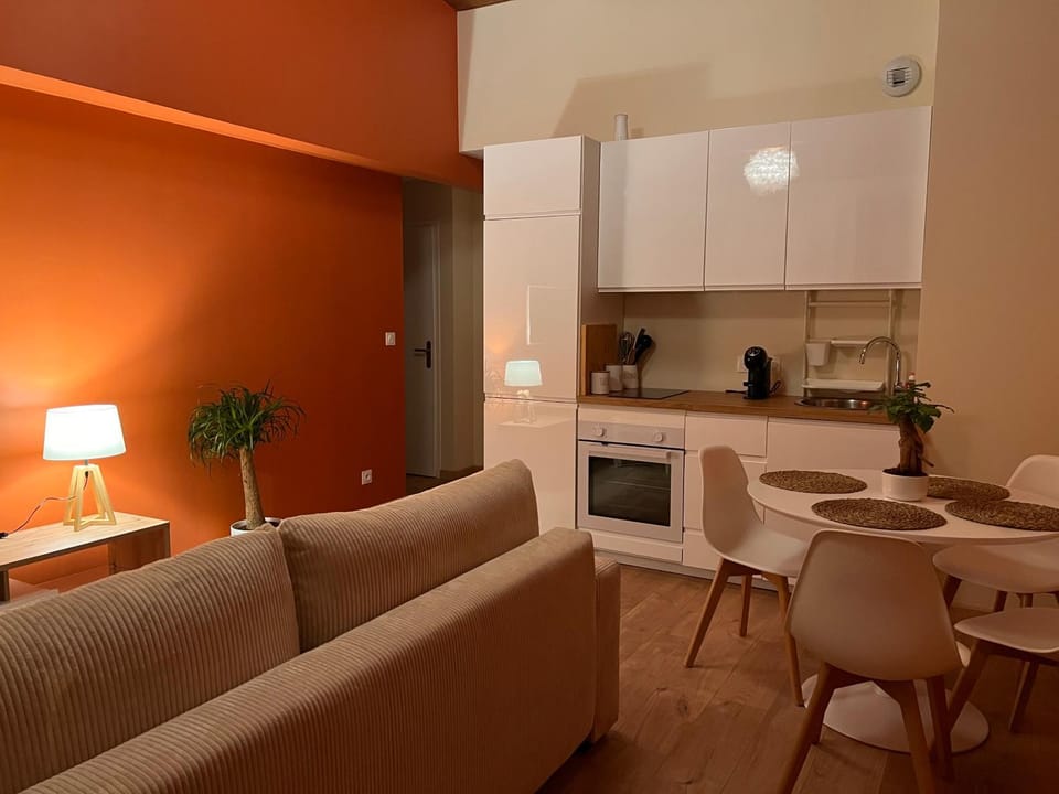 Kitchen or kitchenette, Living room, Seating area, stove