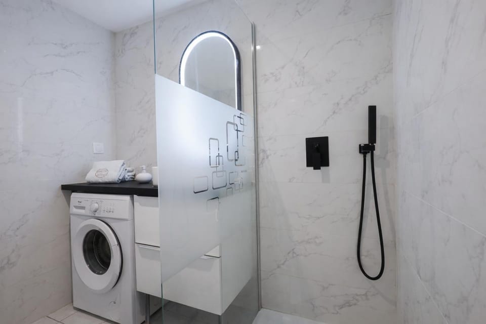Bathroom, washing machine