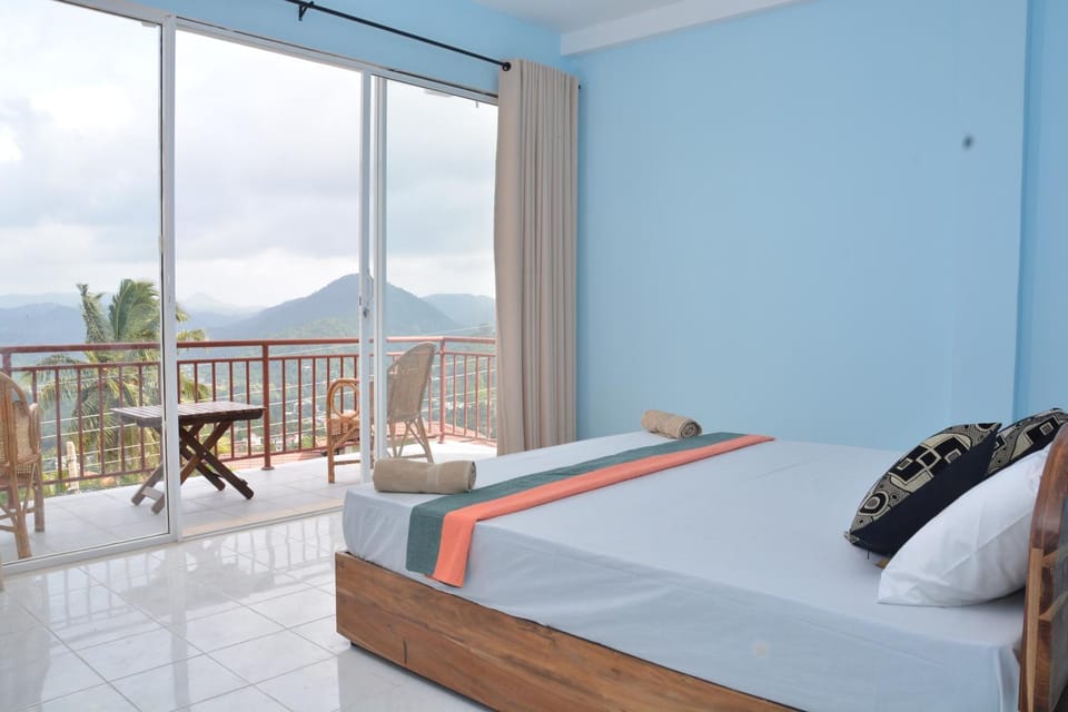Balcony/Terrace, Bedroom, Mountain view, Mountain view, Lunch, Dinner