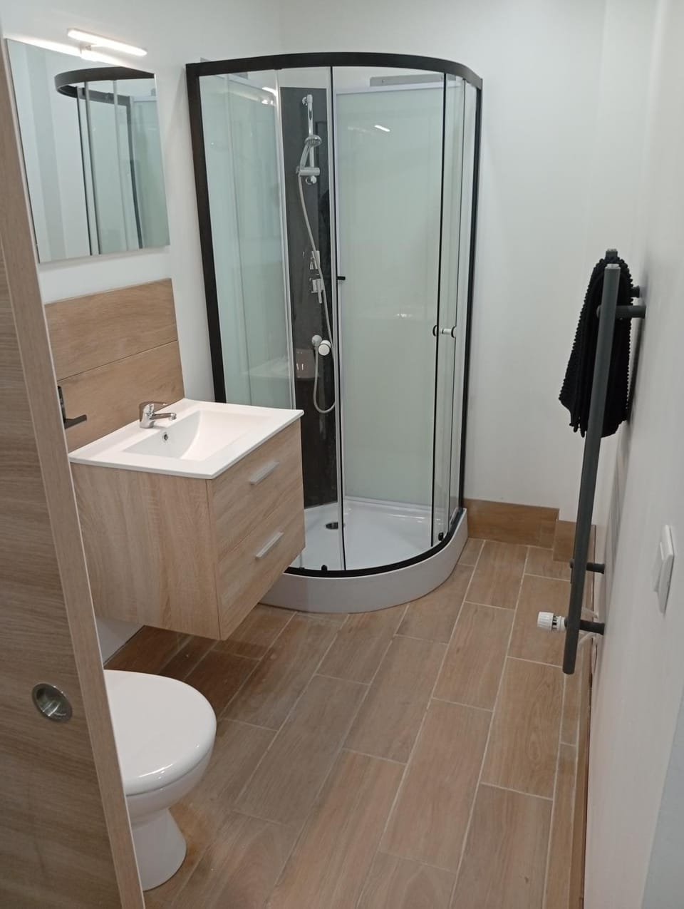 Shower, Toilet, Bathroom