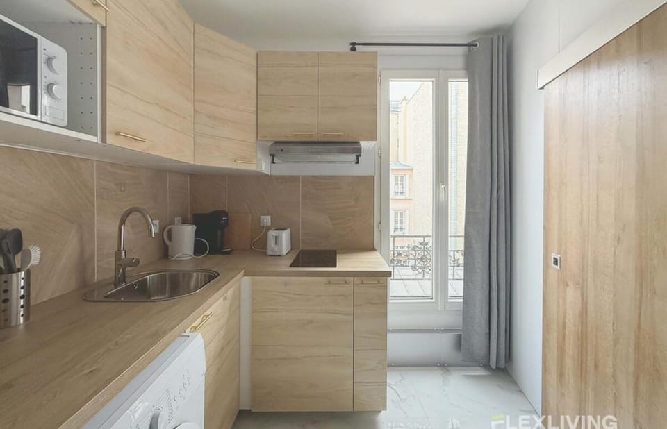 Immeuble Saint-antoine Apartment in Paris