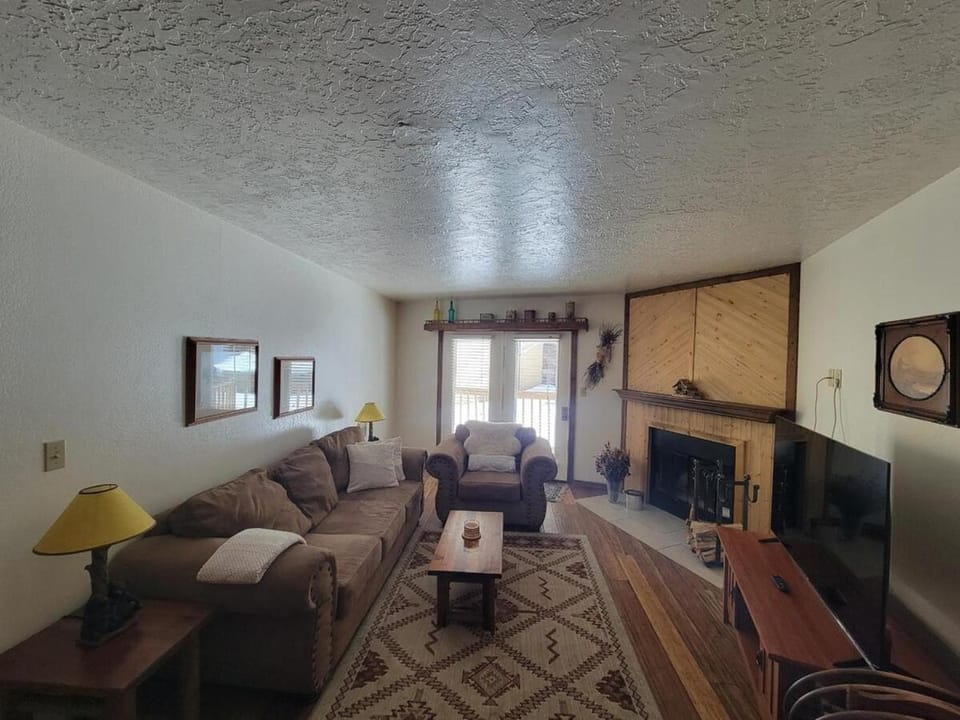 Cozy Retreat with Scenic Views- Prestige Vacations Apartment in Brian Head