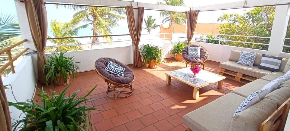 View (from property/room), Balcony/Terrace, Seating area, Sea view