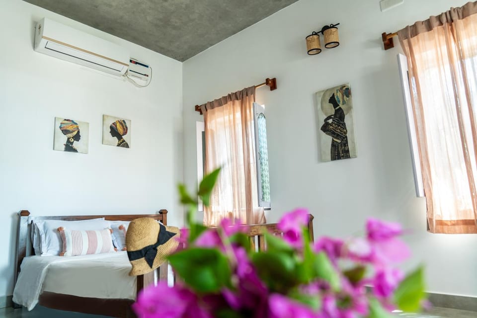 Bed, Bedroom, air conditioner